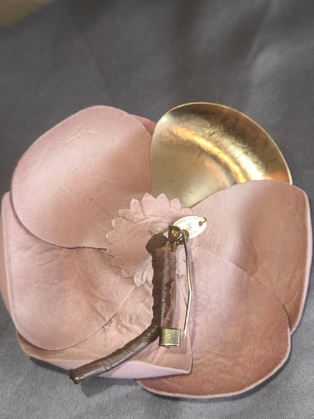 CHANEL Blush Pink Camellia Brooch with Gold-Tone Detail - Picture 7 of 8
